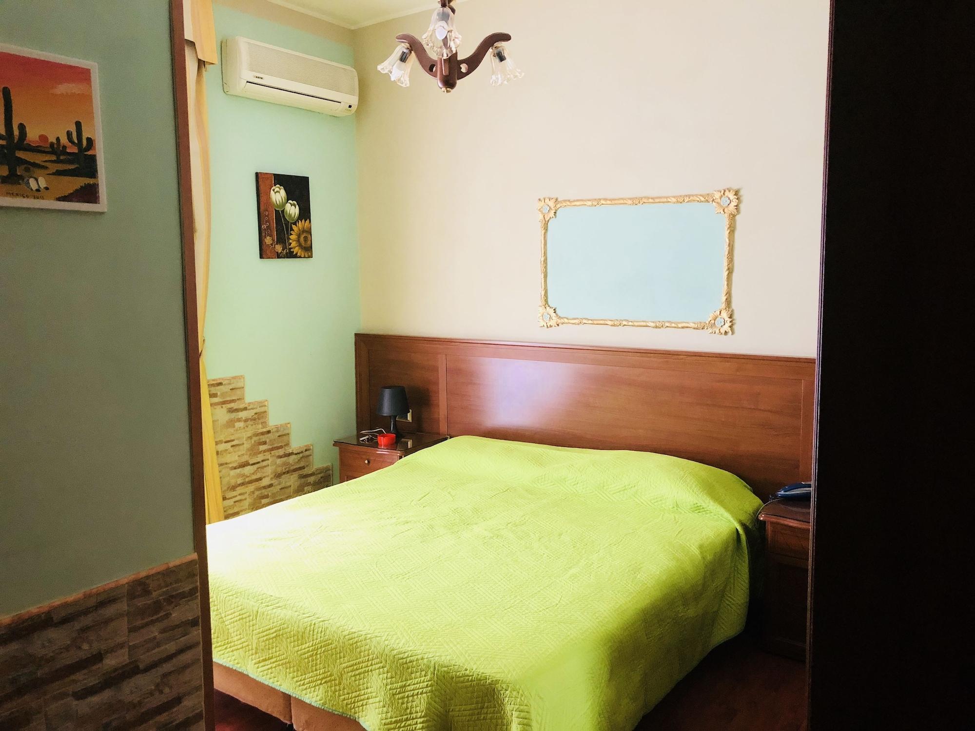 Hotel Iris Neapol Zewnętrze zdjęcie
