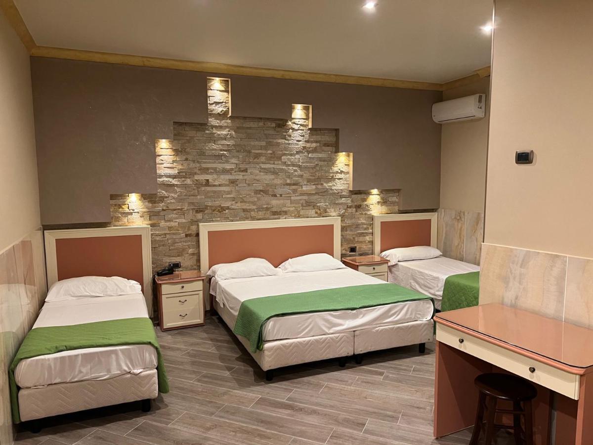 Hotel Iris Neapol Zewnętrze zdjęcie