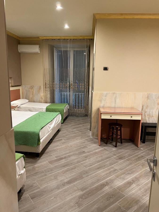 Hotel Iris Neapol Zewnętrze zdjęcie
