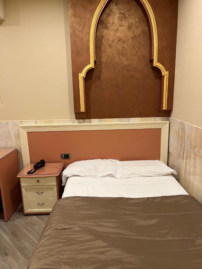 Hotel Iris Neapol Zewnętrze zdjęcie