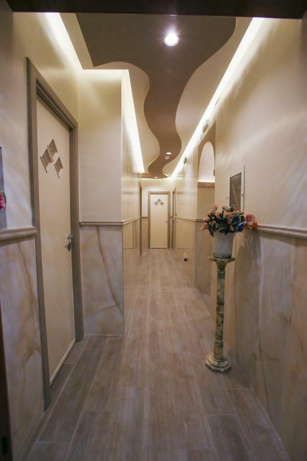 Hotel Iris Neapol Zewnętrze zdjęcie